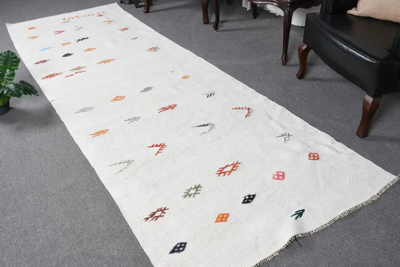 Türk Vintage Halı, 3.7x10.9 ft Kilim Halı, Beyaz Kırmızı Ombré Halı - 1