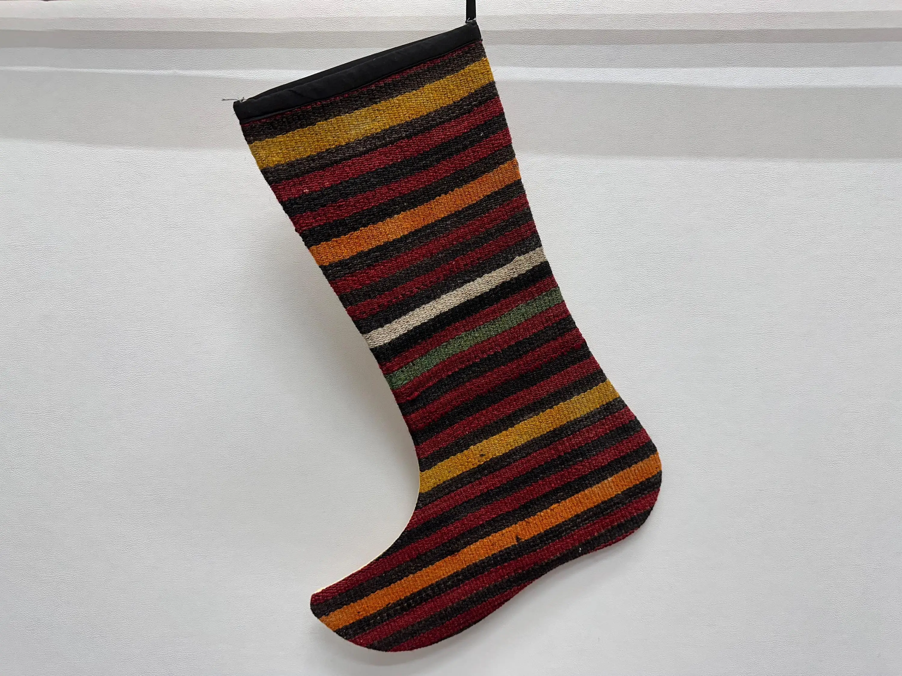 Şenlikli Kilim Noel Süsleri, 8 İnç Geleneksel Noel Çorabı - 1