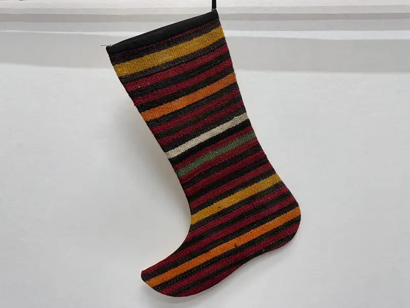 Şenlikli Kilim Noel Süsleri, 8 İnç Geleneksel Noel Çorabı