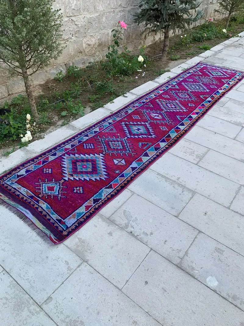 Türk Vintage Halı 2.7x12.8 ft (82x390 cm), Herki Kırmızı Puantiyeli Halı - 1