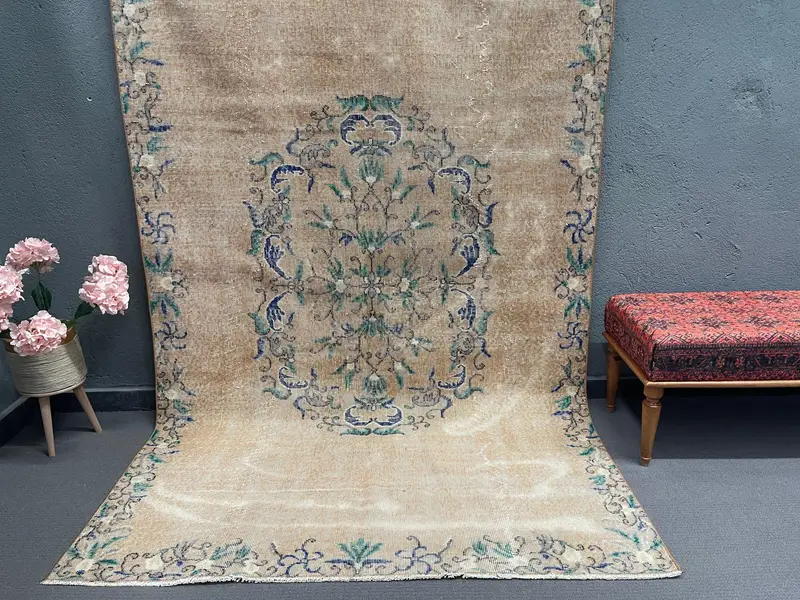 Alfombra turca de 5,3x8,8 pies, alfombra vintage grande, alfombra de camuflaje marrón - 1
