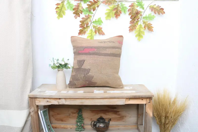 Almohada de lanzamiento bordada geométrica beige y marrón, almohada cuadrada versátil