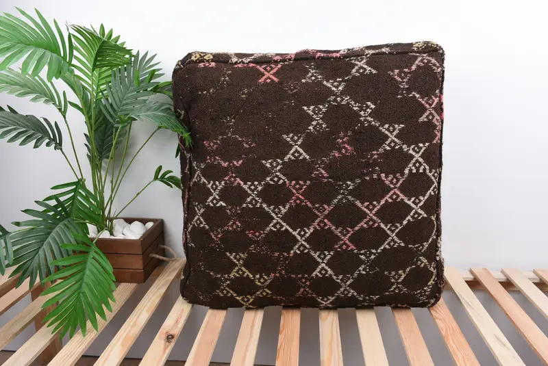 ブラウン & ベージュ キリム風ウール プーフ、24x24x6 ハンドメイド トルコ製プーフ
