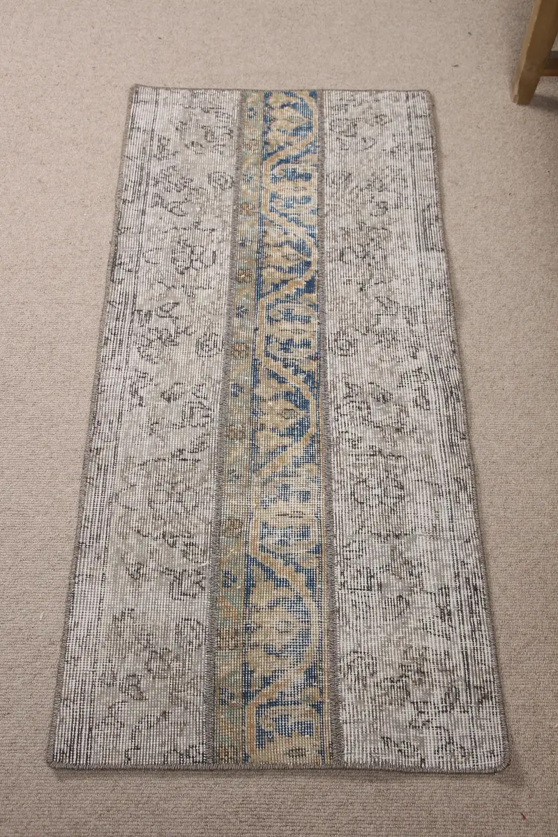 Beige Ombré Rug, 1,9x4,1 ft with Blue Accents