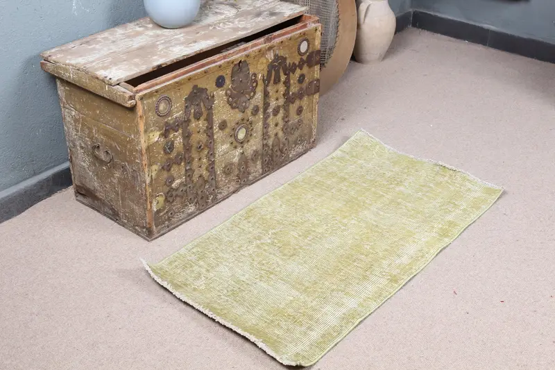 Alfombra del suroeste en color beige, 2 x 3,5 pies, elegante detalle verde