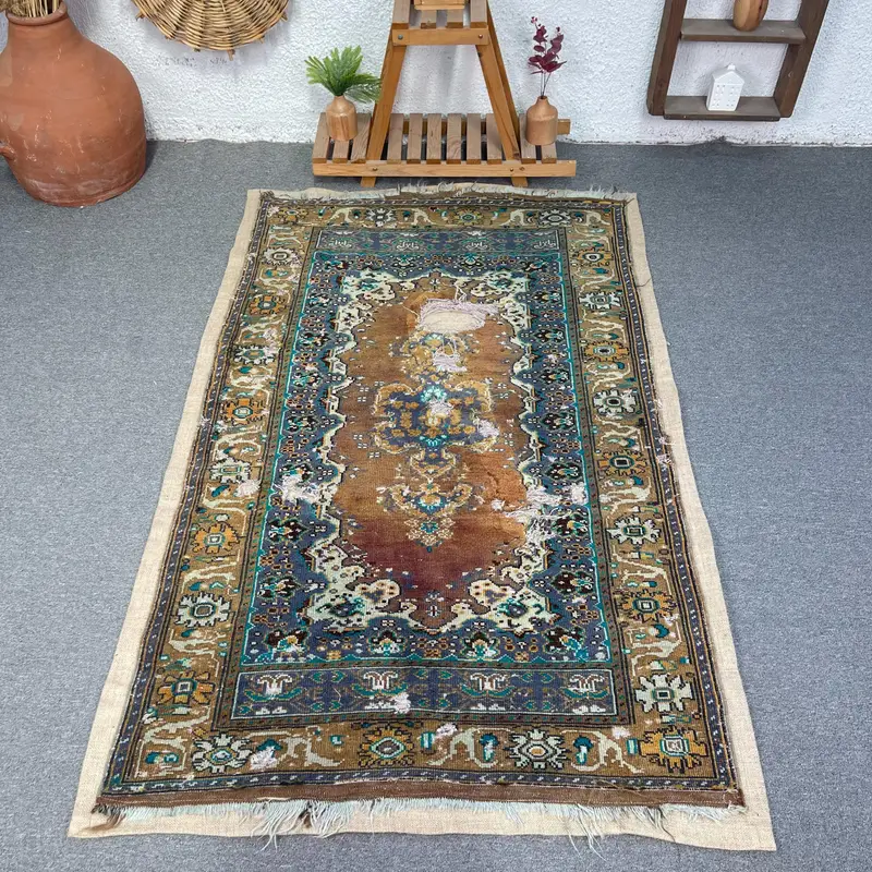 Sarı, Mavi Hayvan Baskılı Halı, 3,7x5,8 ft