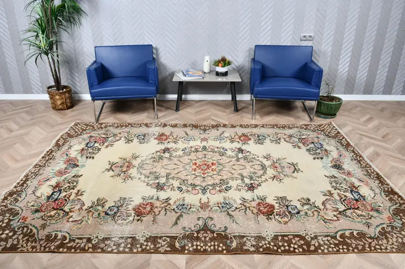 Großer türkischer Vintage-Teppich 6,1 x 9,4 Fuß, brauner Oushak-Wollteppich - 1
