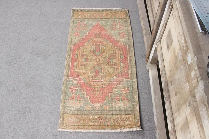 El Yapımı Kırmızı ve Yeşil Halı, 1,2x3,2 ft Botanik Tasarım