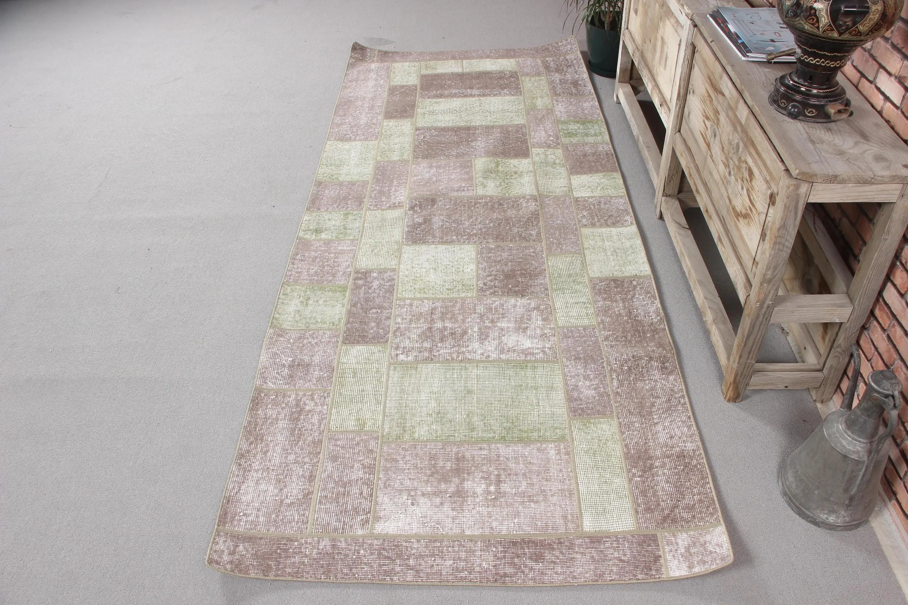 Türk Vintage Halısı, Alan 3.37x8.3 ft (103x252 cm) Halı, Kahverengi Kamuflaj Yün Halı - 1