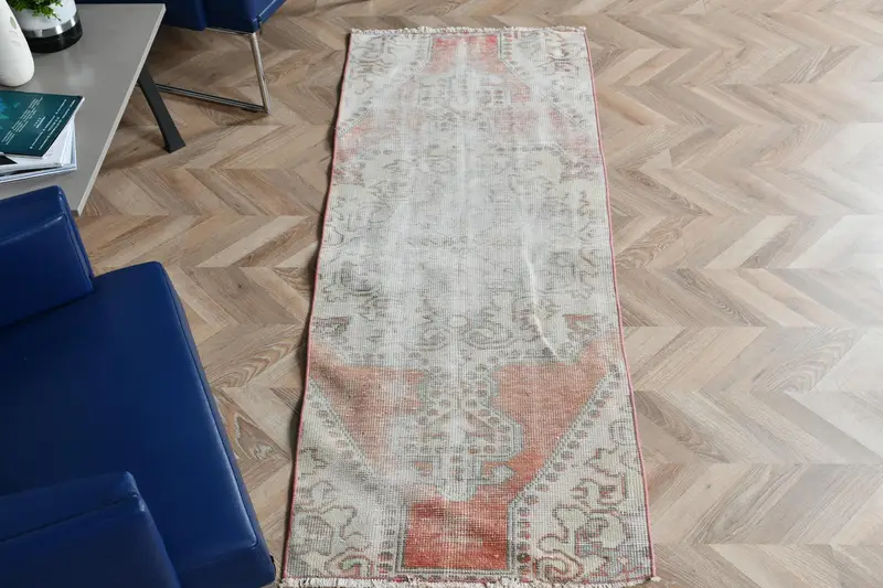 Vintage 2.3x6.3 ft Halı, Oushak Türk Halısı, Beyaz Çiçekli Halı Yün - 1