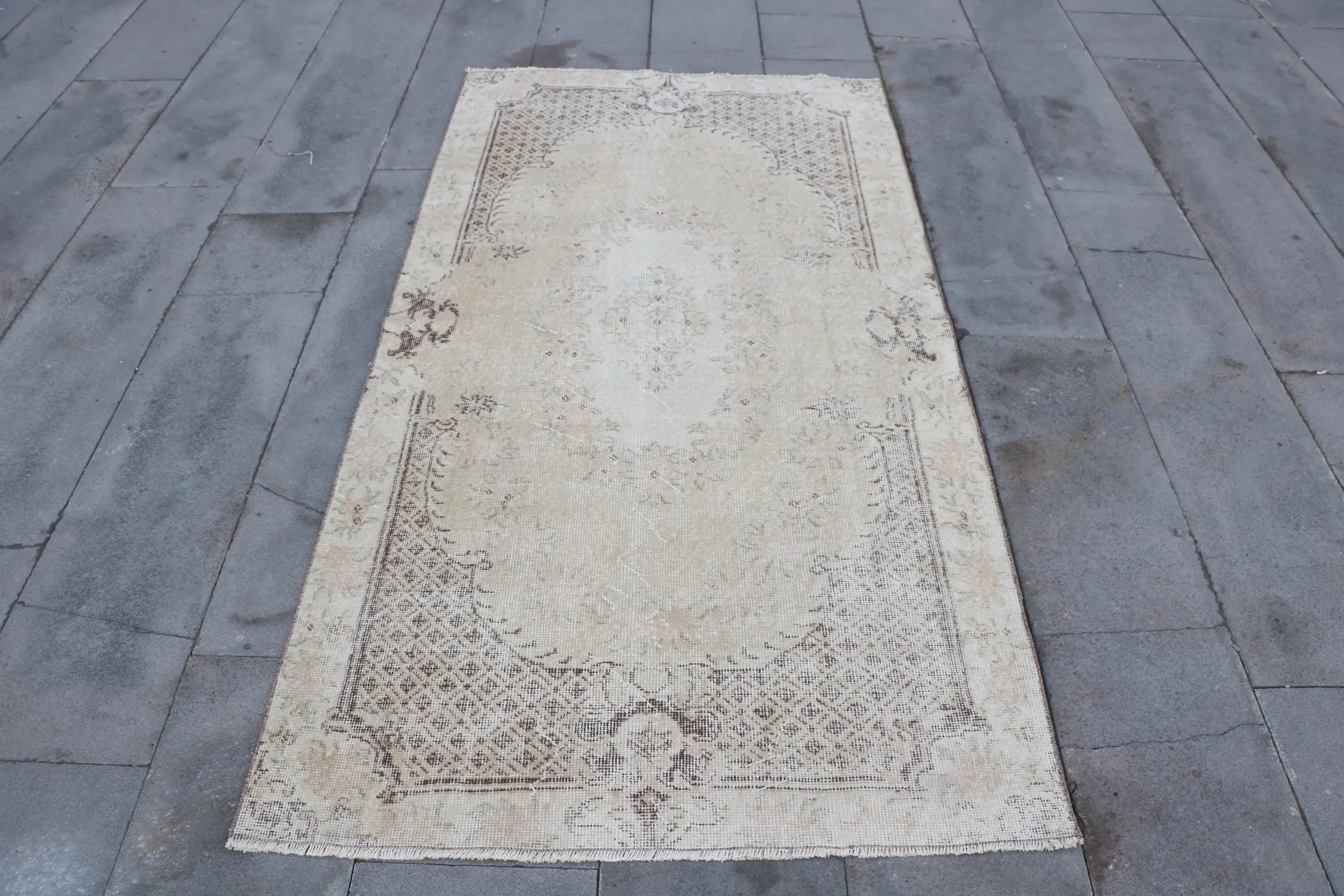 Alfombra decorativa turca 3,5x6,8 pies (106x206 cm), alfombra floral blanca vintage - 1