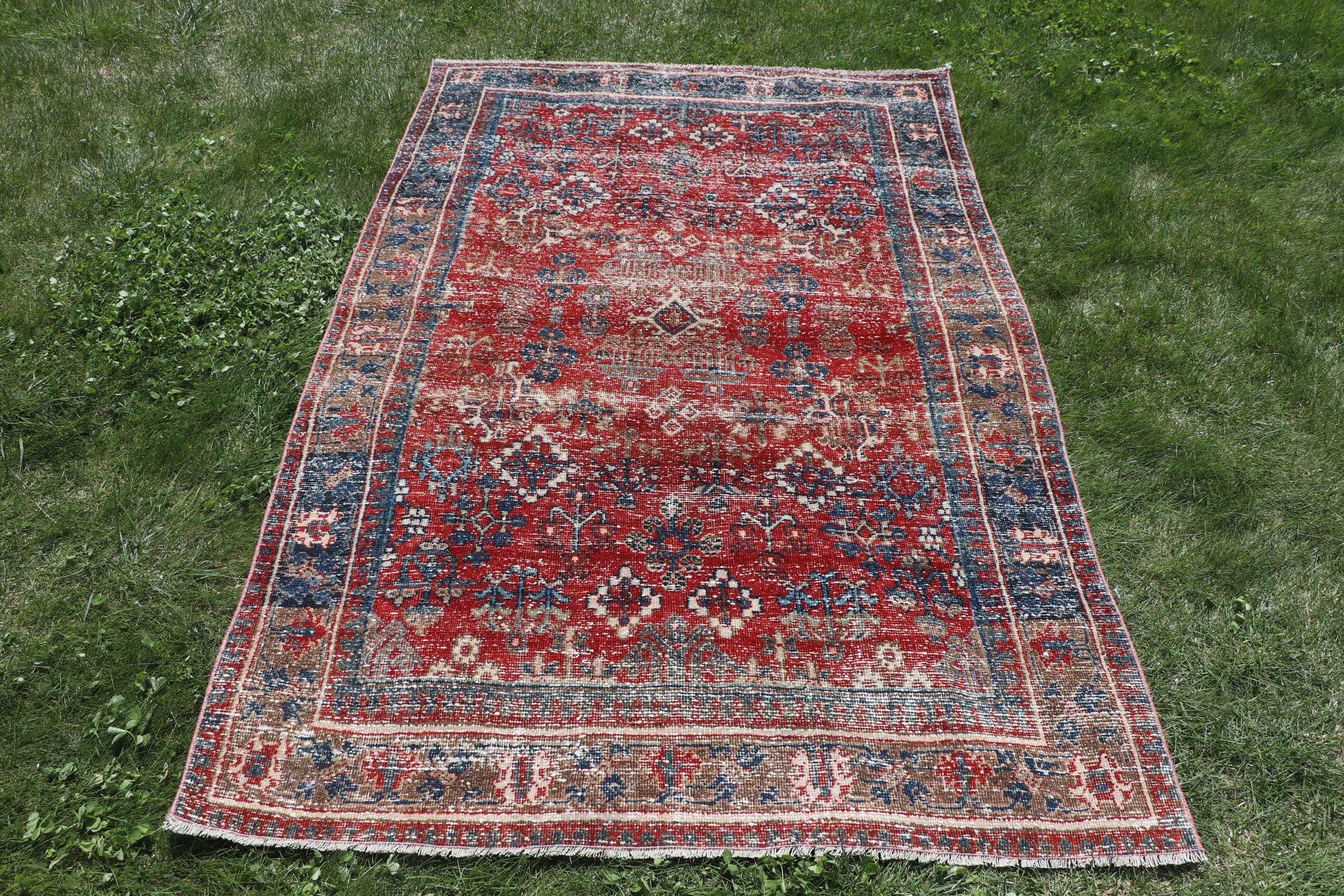 Vintage Turkish Area Rug 4.1x6.4 ft, Red Wool Rug - 1