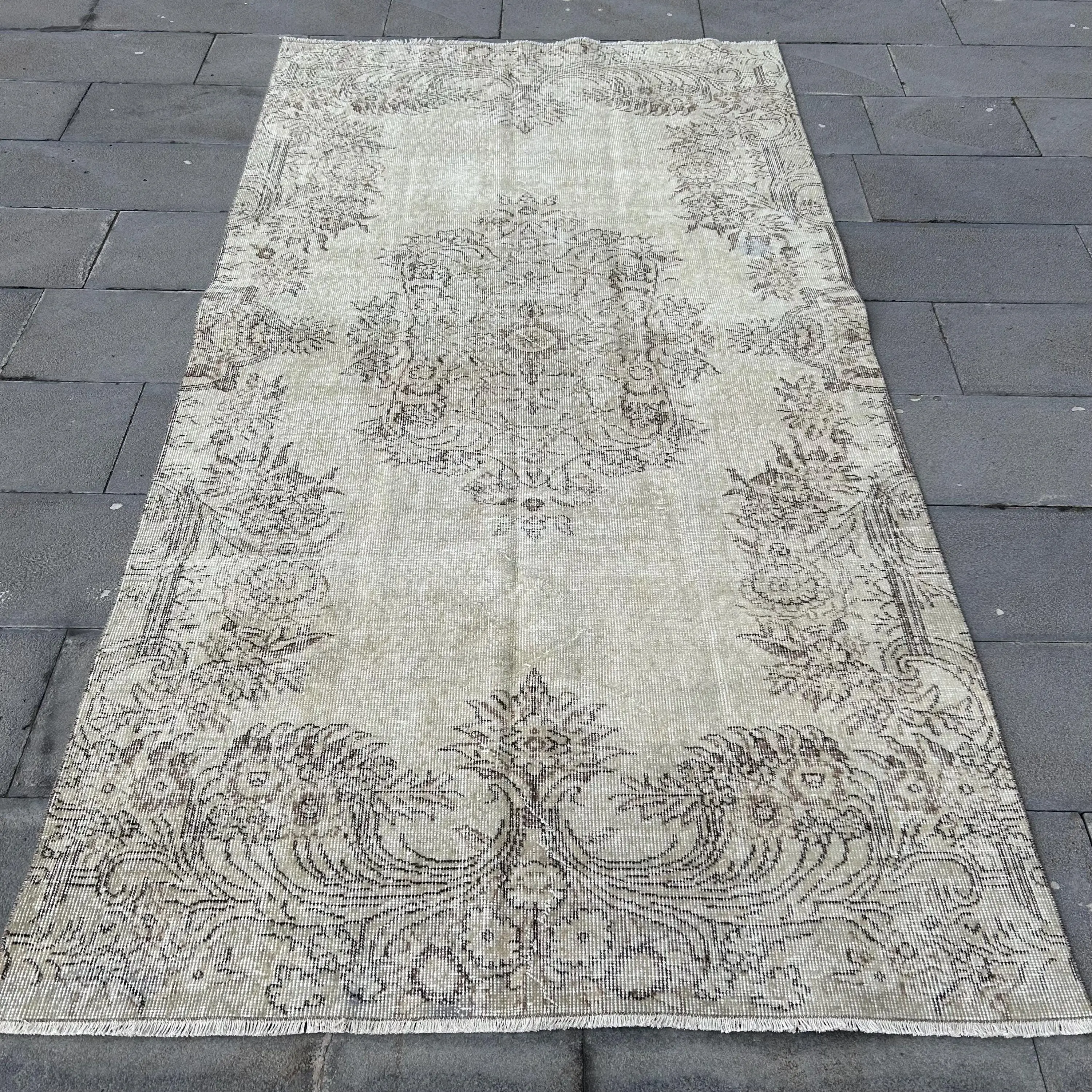 4,6x8,8 ft großer Vintage Teppich, grauer türkischer Teppich - 1
