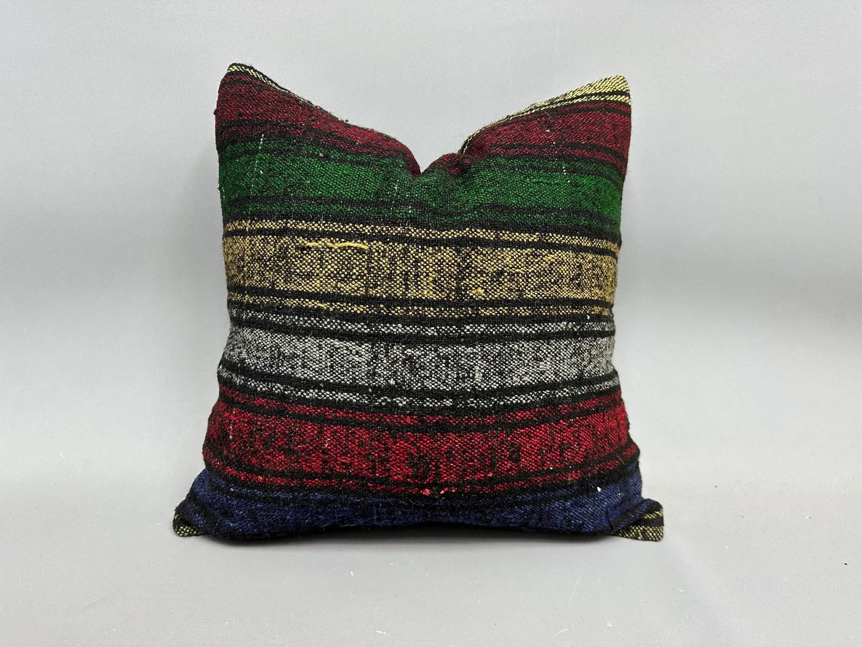 Kırmızı ve yeşil çizgili işlemeli yastık, 20x20 inç dekoratif yastık - 1