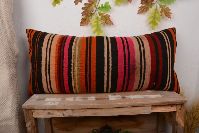 Braun-rosa gestreiftes Kissen, 16x36 besticktes Wurfkissen