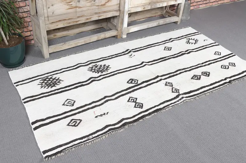 Alfombra de acento turco 3.1x6.3 pies, alfombra vintage de lana Kilim blanca Ombré - 1