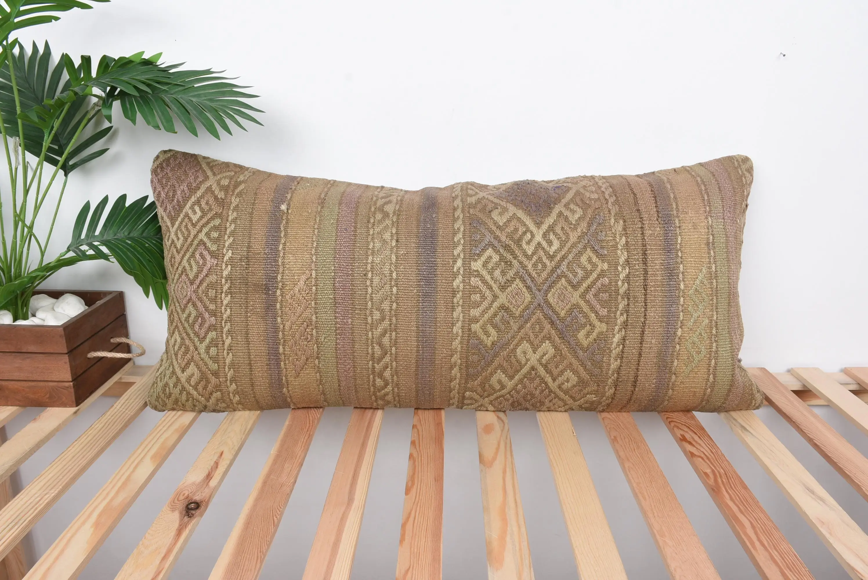 Yeşil & Kahverengi Güneybatı İşlemeli Yastık, Çok Yönlü 16x36 Kırlent - 1
