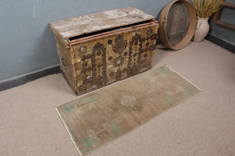 Brown & Green Patchwork Rug, 1,6x3,8 ft Elegant Decor