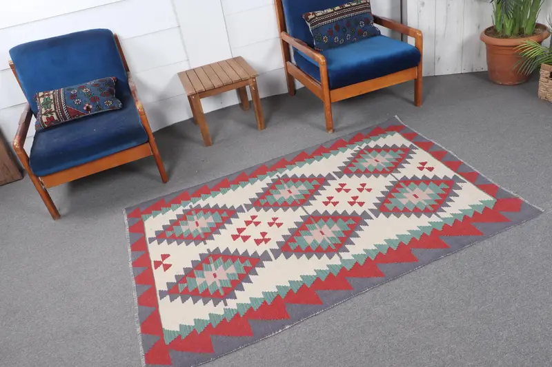 Elegant Beige & Purple Rug, 3,8x5,6 ft Abstract Design