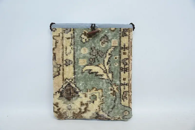 ヴィンテージモチーフのアールデコウールショルダーバッグ、キリムバッグ