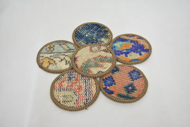 Posavasos redondos bohemios azules y beige, posavasos bohemios únicos