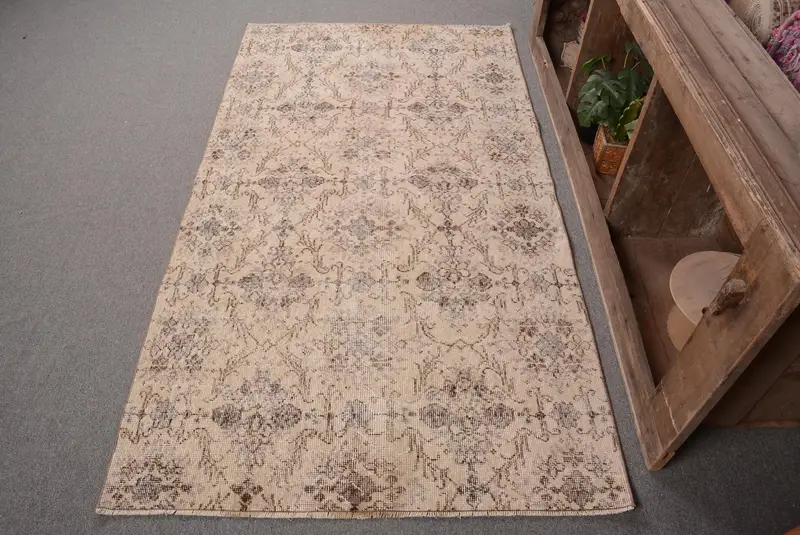 Elegant Beige & Brown Rug, 3,6x6,6 ft Geometric Floral