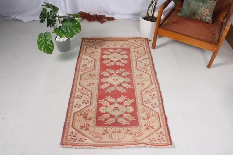 Vintage Oushak Rug 2.6x4.5 ft, Red Beige Abstract Wool Turkish Rug - 1