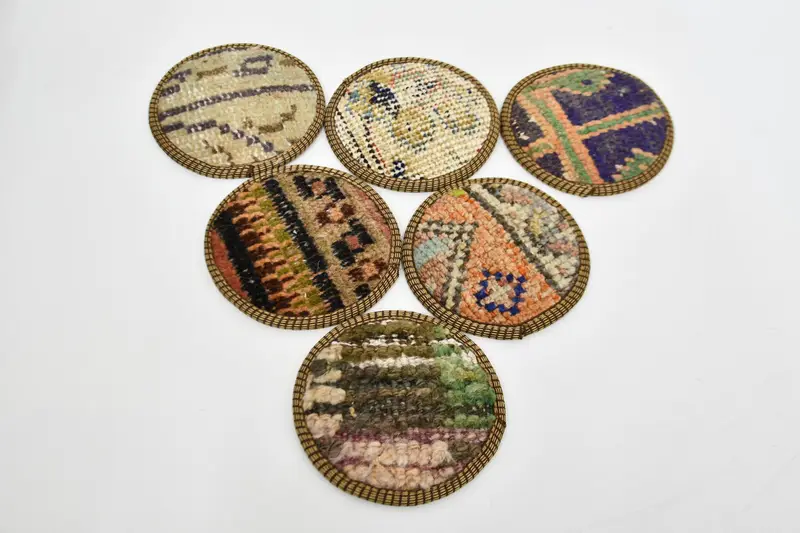 エレガントなベージュ & ブロンズ コースター、プレミアム テーブル コースター