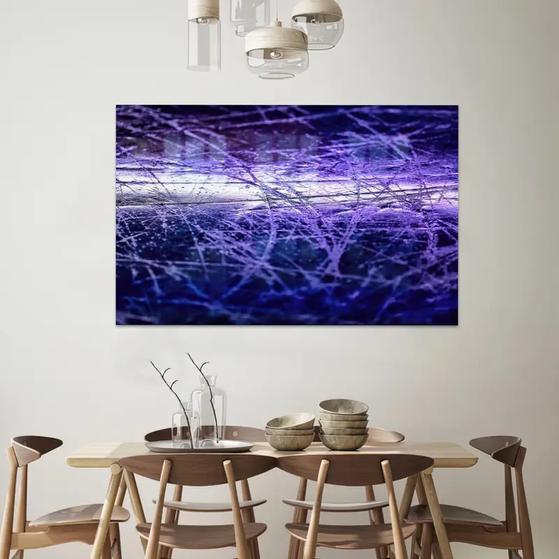 トレンディな抽象的な紫色のプリント ガラス: モダンなアイス ビュー エレガンス