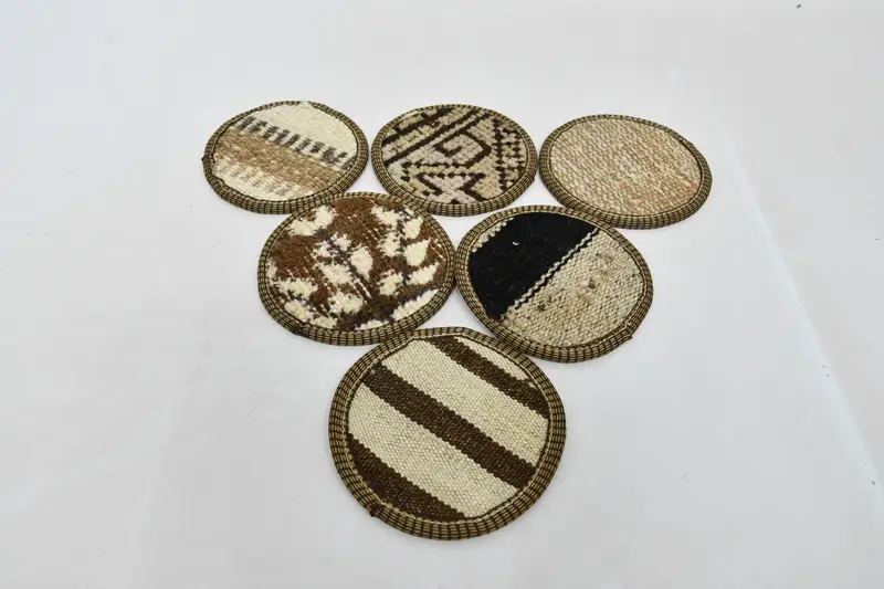 Posavasos Kilim antideslizantes en color beige y marrón, juego único de posavasos tribales
