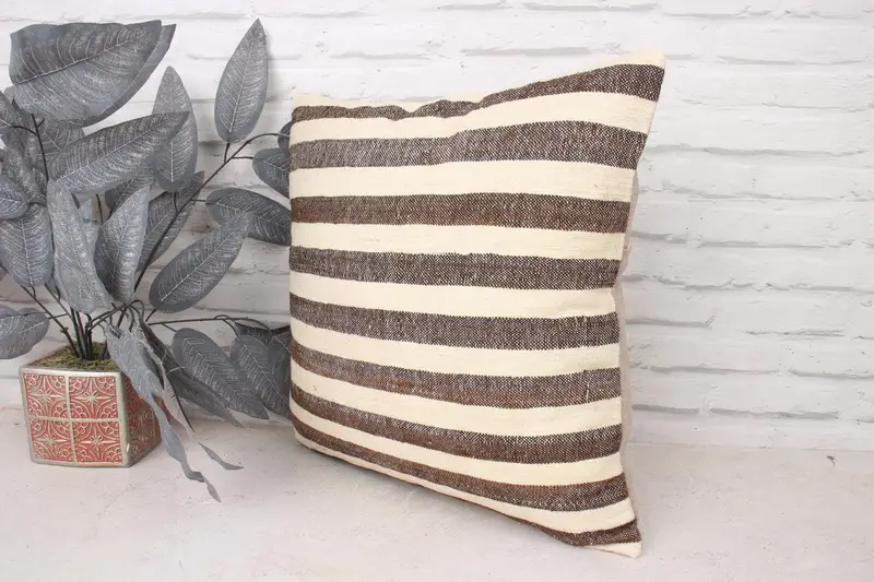 Boho Throw Pillow Cover, Cushion Case, 18x18 White Pillow, Vintage Pillow, Kilim Pillow Cover, Sustainable Pillow Sham, Home Decor Pillow - 4