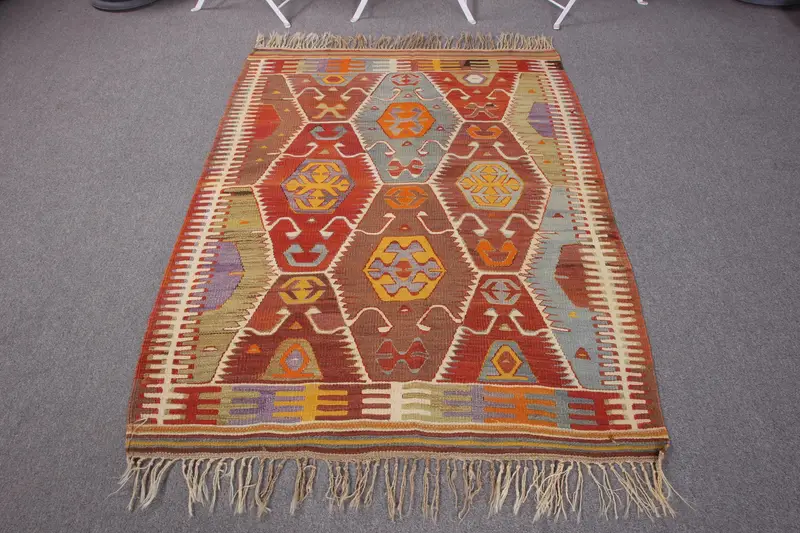 Handgefertigter Teppich mit violettem und grünem Karomuster, 3,4 x 4,9 Fuß