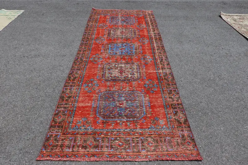 Vintage Türk Yolluk Halısı 4.1x11.5 ft (125x352 cm), Kırmızı Düz ​​Oushak Halı - 1