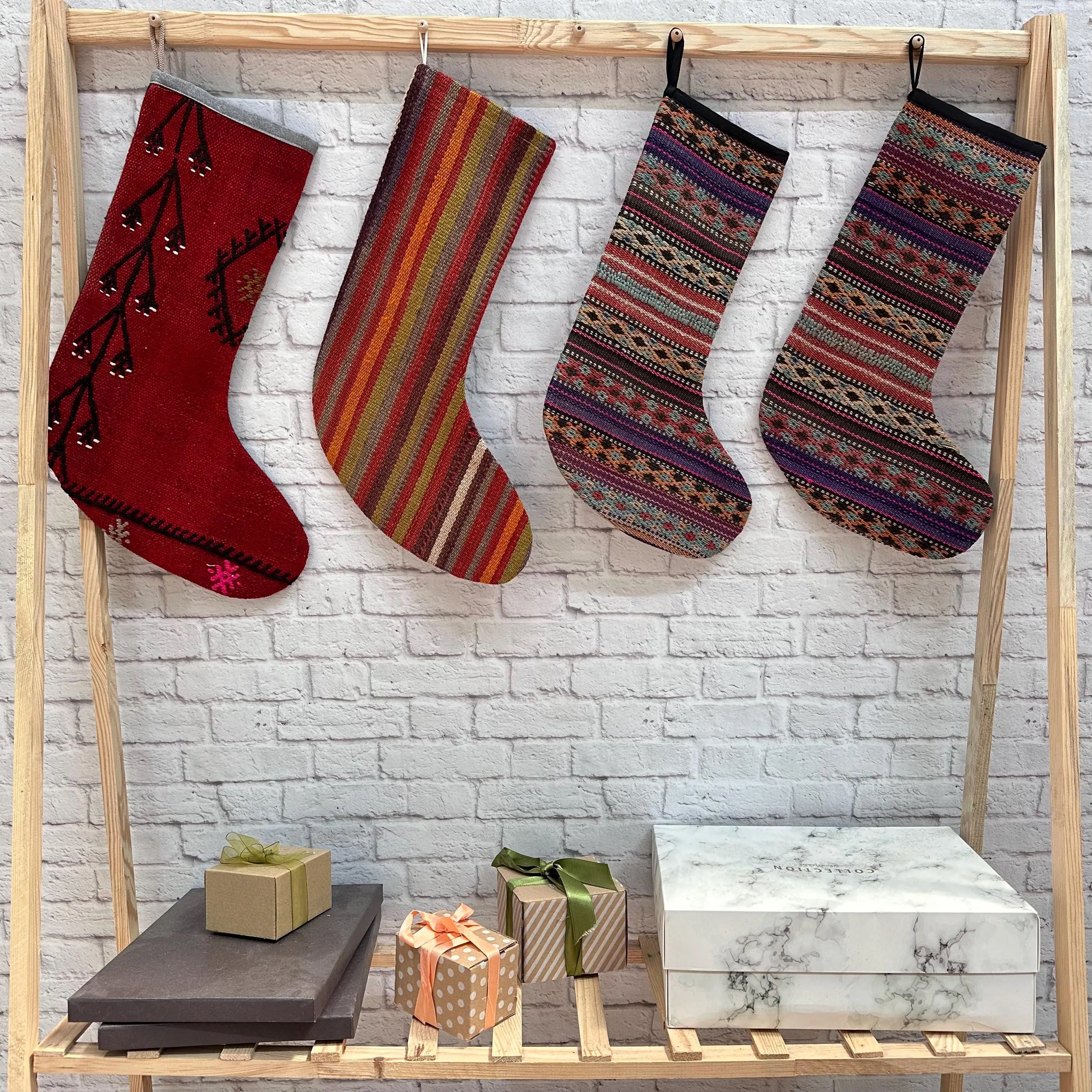 Grauer und rosafarbener Weihnachtsstrumpf, 15,2 cm breit, festlicher Strumpf - 1