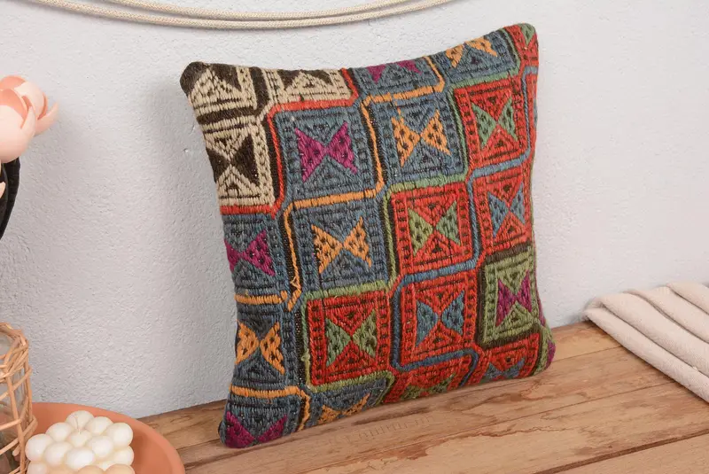 Blaues und rotes Patchwork-Wurfkissen, besticktes Vintage-Kissen