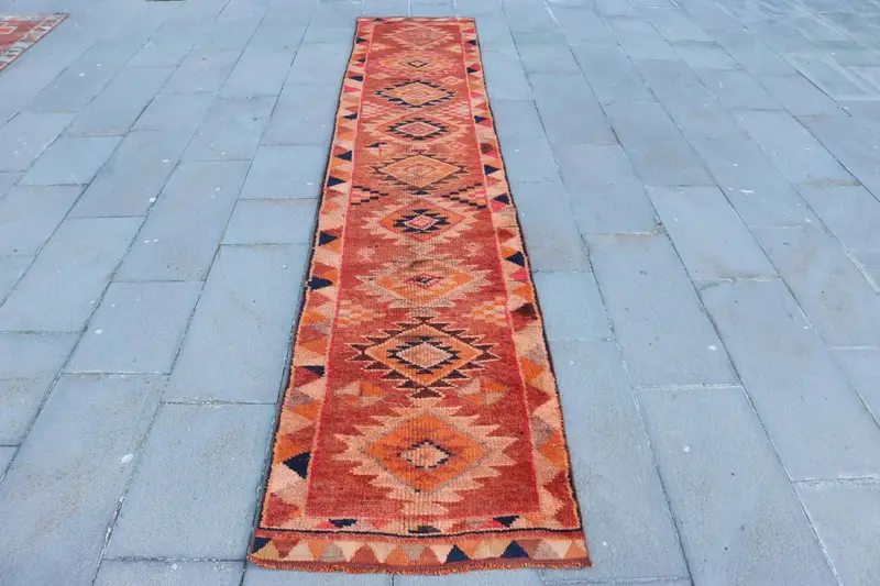 Vintage-Teppich, 2,3x12,2 ft Läuferteppich, rot-blauer Herki-Wollteppich - 1