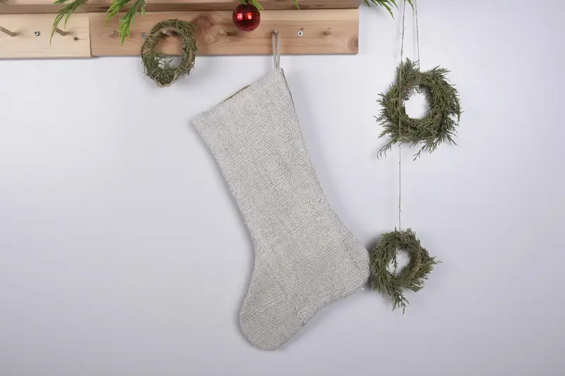 Şenlikli Noel Süsleri Deseni, 19 İnç Geniş Tatil Çorabı