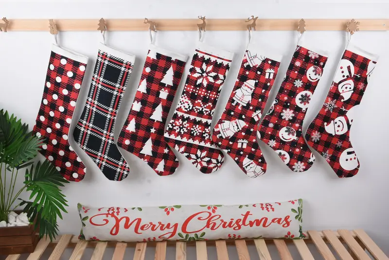 Şenlikli Kilim Deseni, 8 İnç Genişliğinde Noel Çorabı