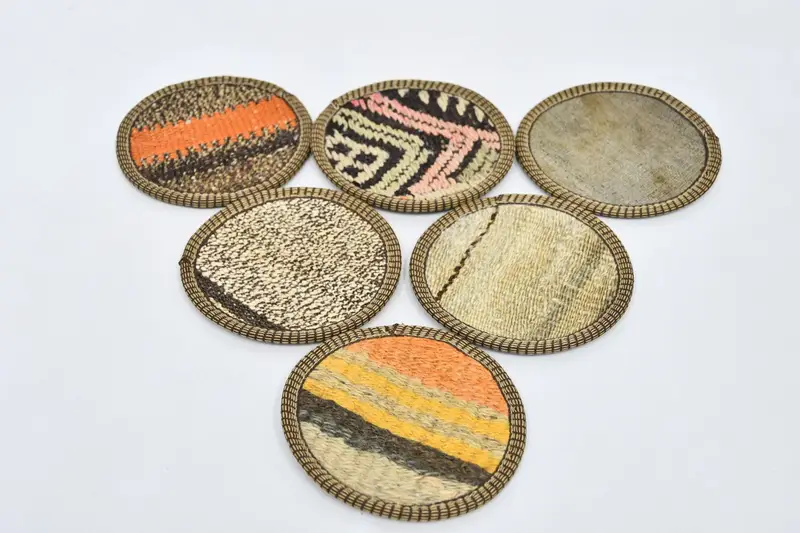 Posavasos elegantes en color beige y naranja, juego premium de seis