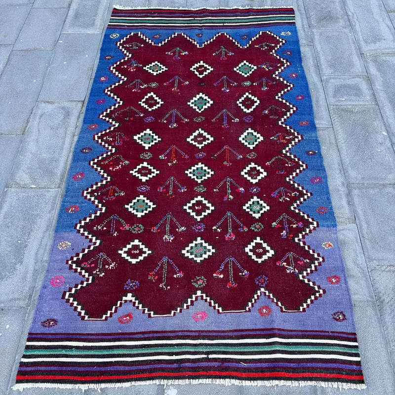 Kırmızı Kamuflaj Halı, Mavi Desenli 4,4x8,7 ft