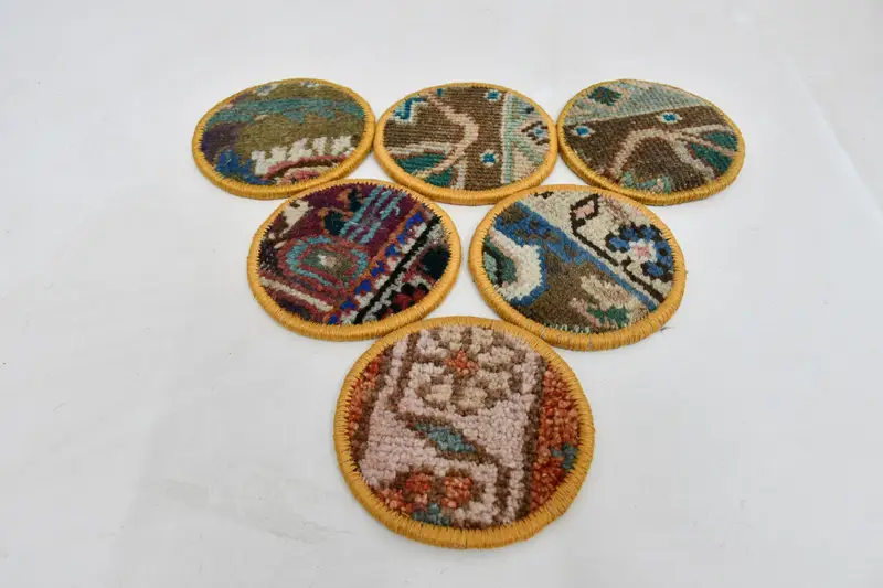 Posavasos de alfombra redonda azul y marrón, posavasos antideslizantes