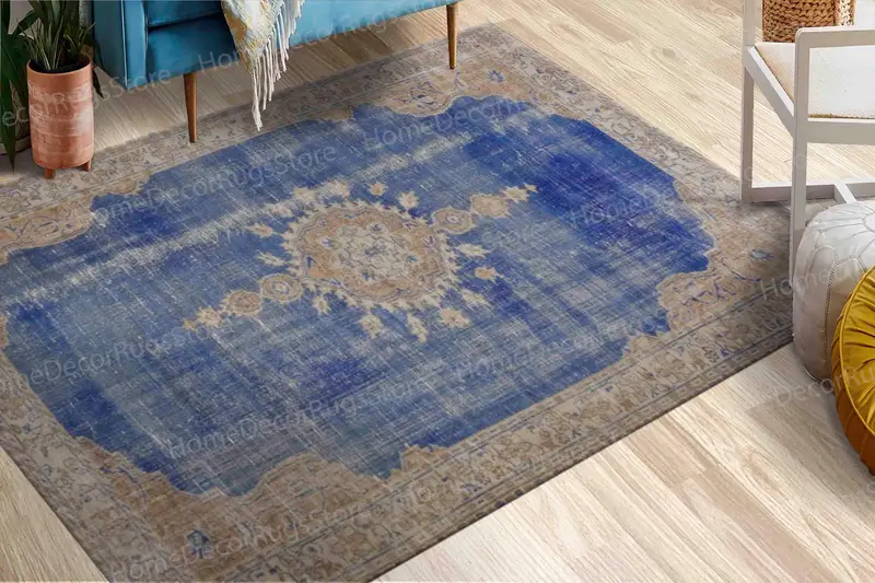 色あせたメダリオンプリントラグ：モダンな空間に適した落ち着いたブラウンのエレガンス