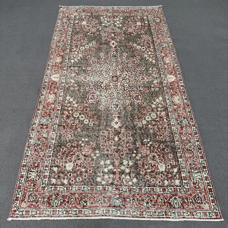 Alfombra abstracta marrón, 4,2x7,8 pies con detalles en rojo