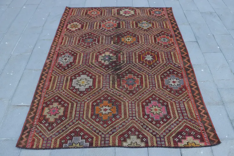 Red Floral Rug, 6.4x8.4 ft Vibrant Decor