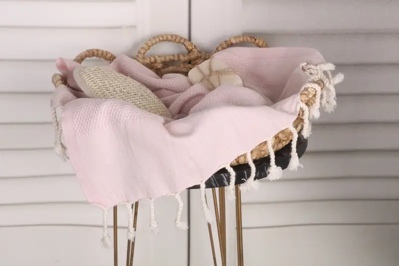 Monogramlı el havlu, düğün hediyesi, nedime havlu, özel el havlu, aile hediyesi, 44x24 pamuklu polka nokta havlu, tatil havlu, monogram havlu - 2