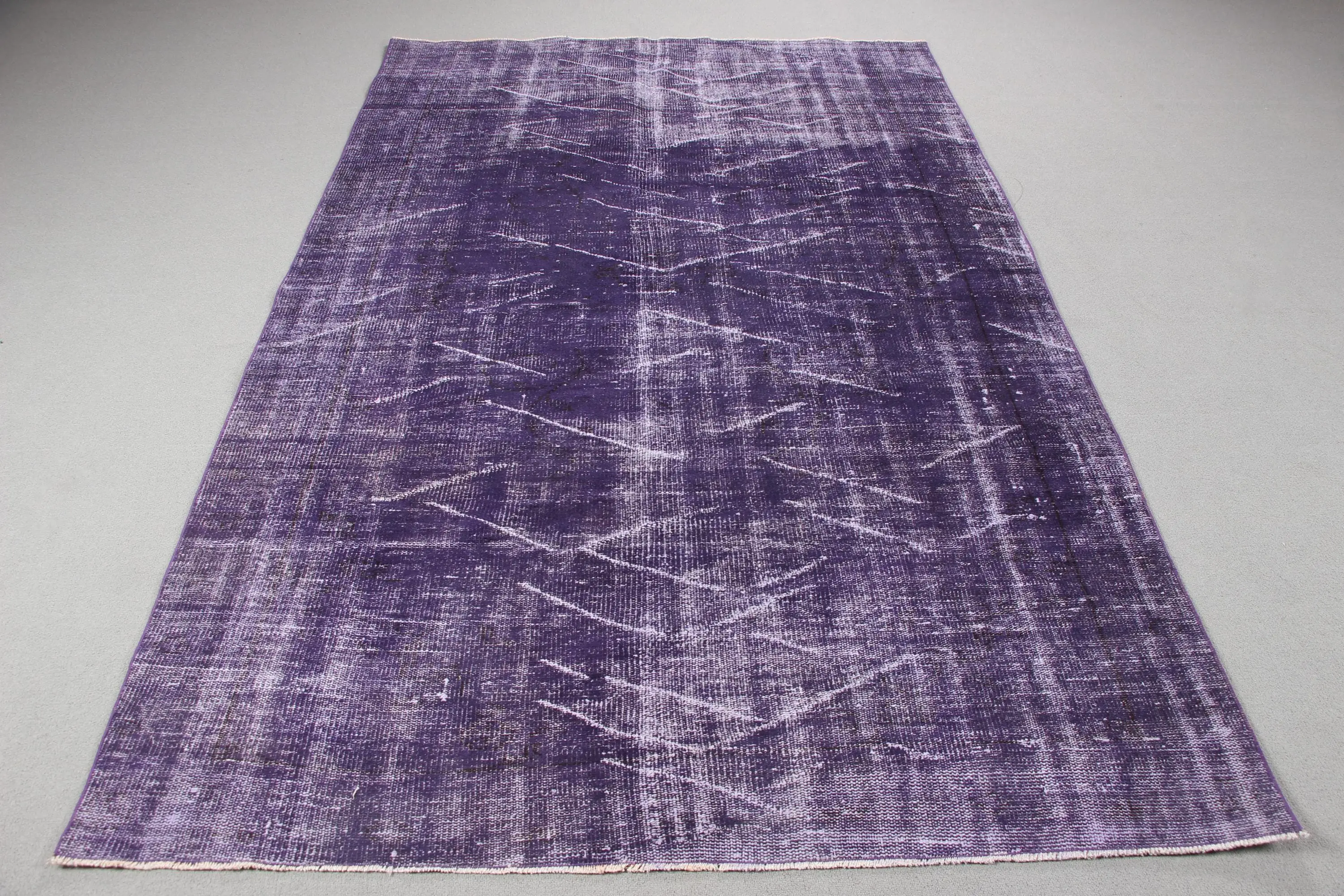 Alfombra turca grande de 5,3x8,4 pies, alfombra sólida púrpura vintage - 1