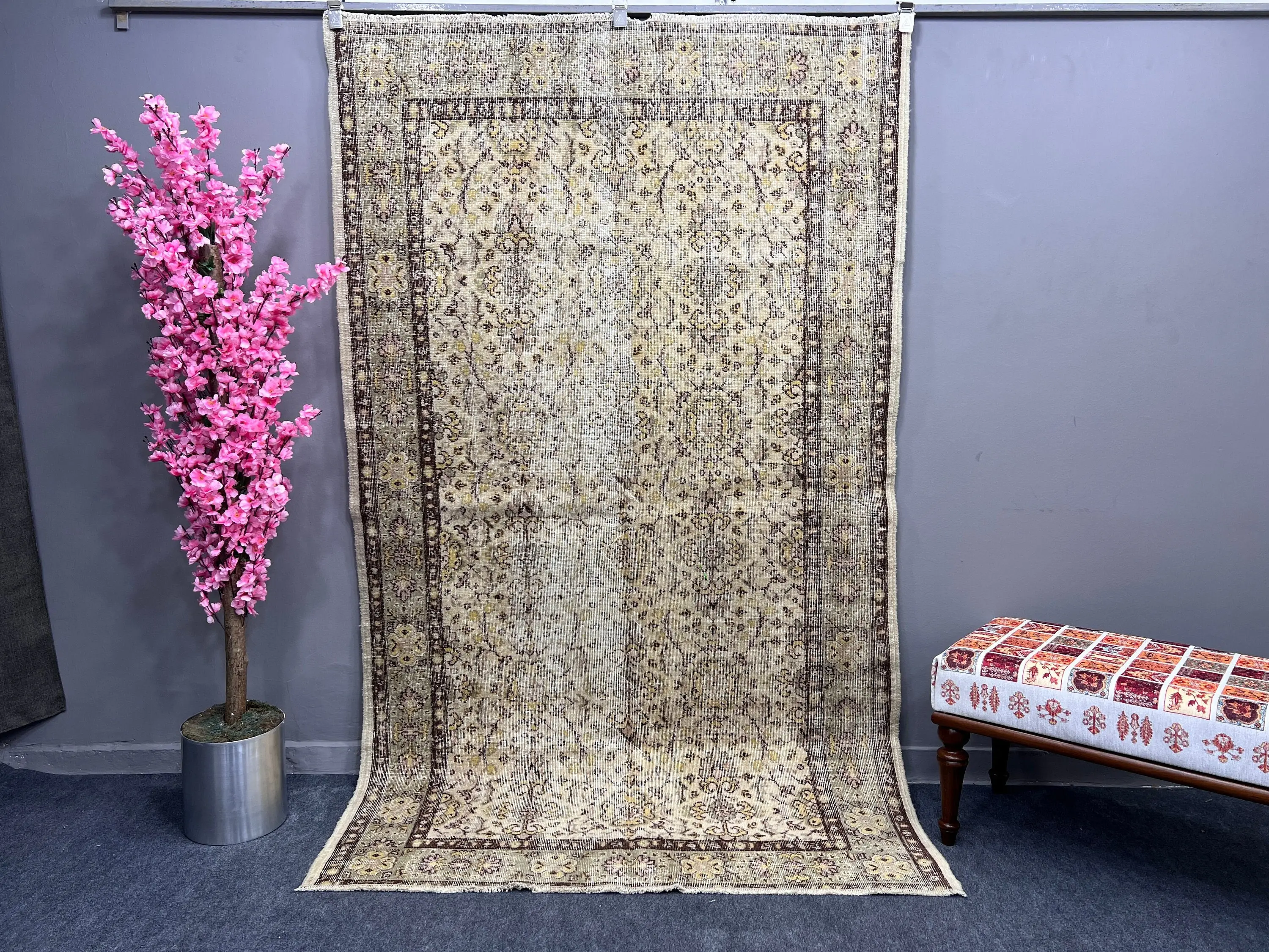 Turkish Area Rug 4.8x7.8 ft, Brown Bordered Vintage Wool Rug - 1