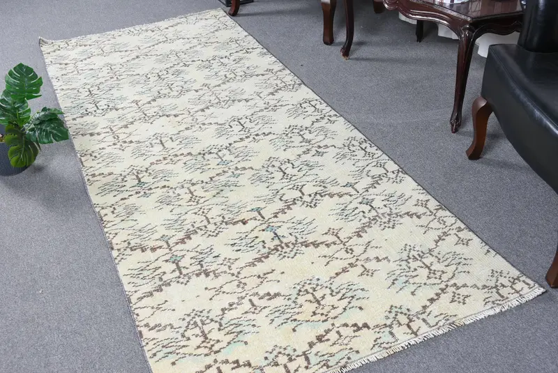 Alfombra turca vintage, alfombra de área de 3,4x8,4 pies, alfombra con borde de Oushak blanco - 1