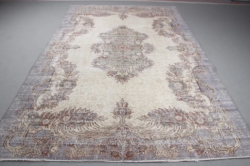 Elegant Beige & Purple Rug, 7x11 ft Botanical Design