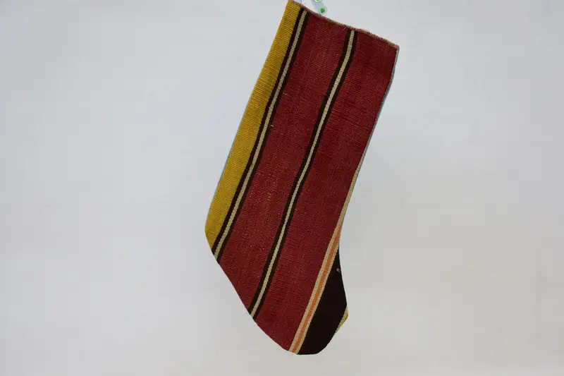 Medias festivas de adornos navideños beige y rojos, medias navideñas